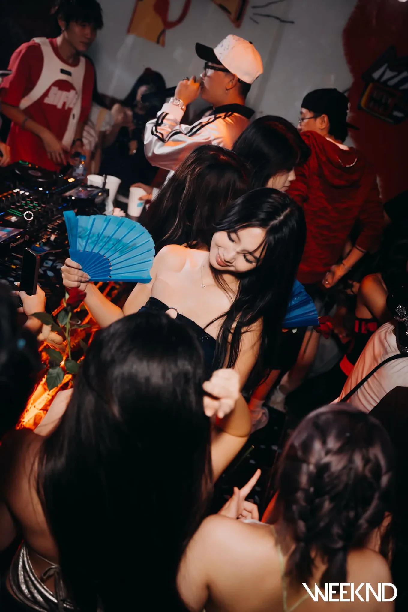 Một đêm tại WEEKND Hà Nội